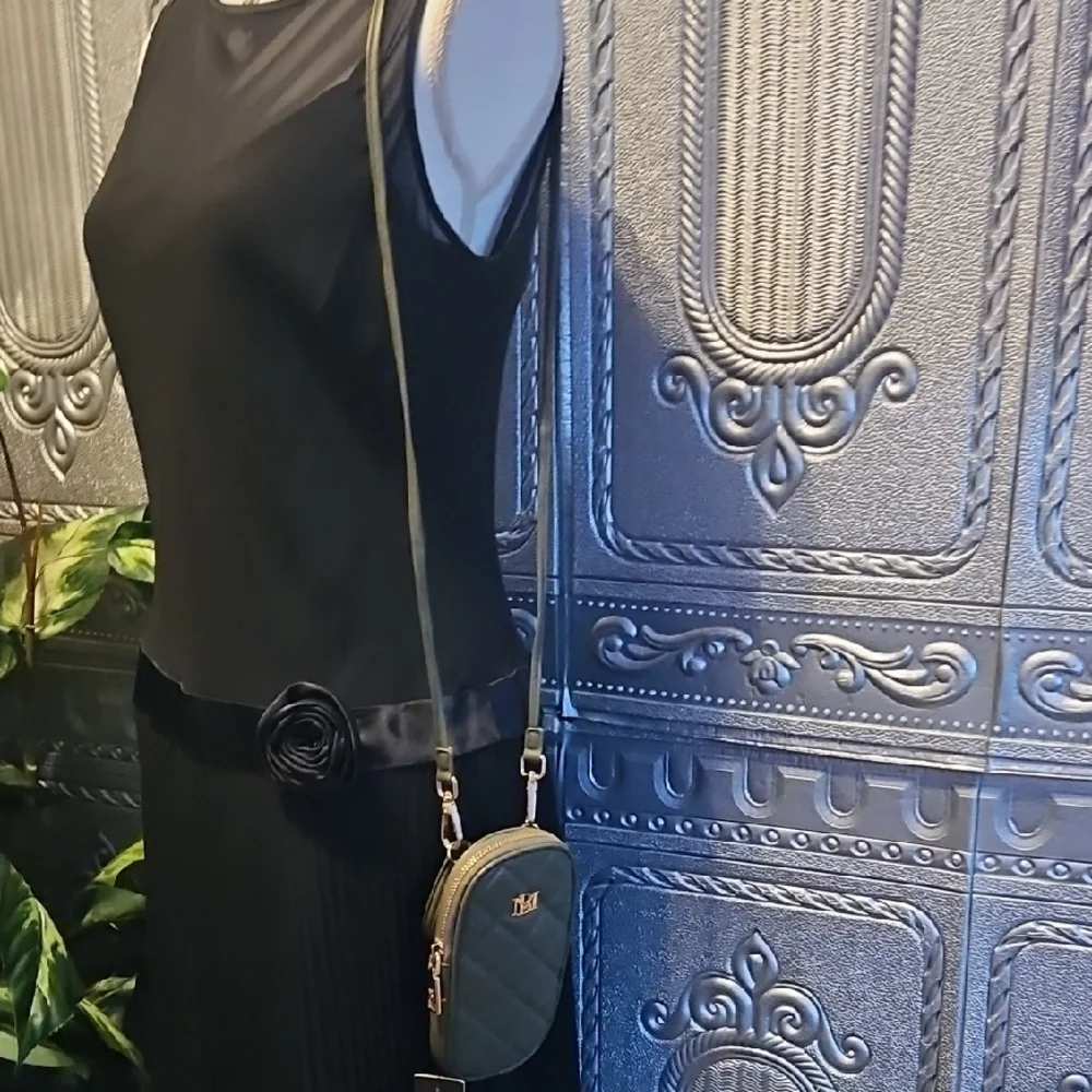 NWT - 3 Badgley Mischka Quilted Women's Bag Set - Red, Black, and Olive - Picture 10 of 16